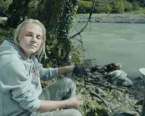 Kristina Poli - Igra na vyzhivanie s01e04 (2020) Naked actress in a movie scene