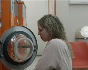 Sarah Lefevre hot - Paul est la (2017)