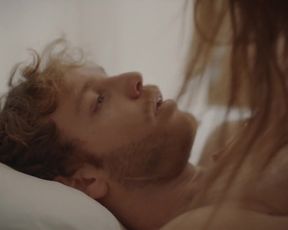 Paola Duniaud - Je suis partagé (2018) Naked movie scene