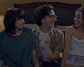 Emily Sandifer, Jennifer Blakeslee - Love s01e01 (2016) film scene