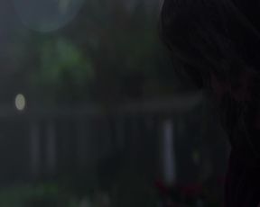 Florence Foresti, Perrette Souplex - De plus belle (2017) old strip and topless scenes