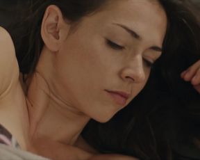 Alix Benezech, Malya Roman, Valerie Decobert - Nu s01e03 (2018) Hot of staging scene