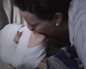 Janna Lisa Dombrowsky, Susanne Sachsse - Bandaged (2009) lesbian scene