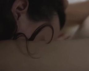 Janna Lisa Dombrowsky, Susanne Sachsse - Bandaged (2009) lesbian scene