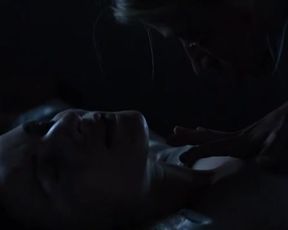 Janna Lisa Dombrowsky, Susanne Sachsse - Bandaged (2009) lesbian scene