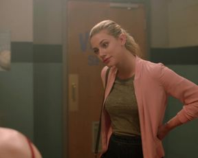 Madelaine Petsch - Riverdale s02e02 (2017)