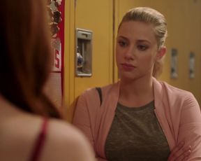 Madelaine Petsch - Riverdale s02e02 (2017)