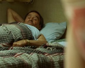 Nancy Orozco nude bush scene - Parque via (2008)