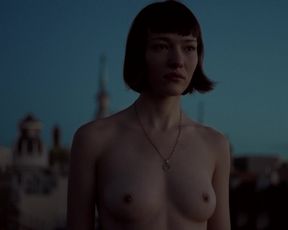Nerea Revilla Merino nude - ORO (2017)