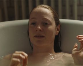 Liv Lisa Fries, Leonie Benesch - Babylon Berlin s02e01 (2017) Censored celebs scenes