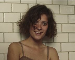 Liv Lisa Fries, Leonie Benesch - Babylon Berlin s02e01 (2017) Censored celebs scenes