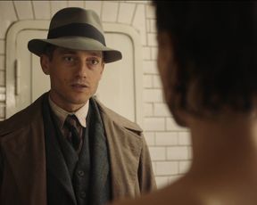Liv Lisa Fries, Leonie Benesch - Babylon Berlin s02e01 (2017) Censored celebs scenes