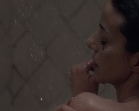 Ximena Romo, Erendira Ibarra - La vida inmoral de la pareja ideal (2016) celebrity topless scenes
