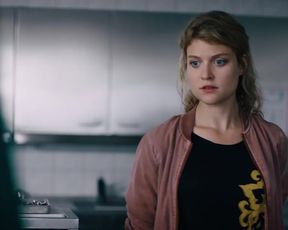 Odine Johne naked - Erzgebirgskrimi Todlicher Akkord (2020)