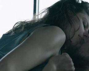 Rifka Lodeizen - Verdwijnen (2017) celebrity sex scenes