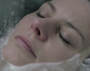 Rifka Lodeizen - Verdwijnen (2017) celebrity sex scenes