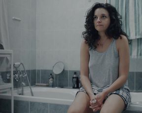 Maria Debska - Zabawa, zabawa (2018) Hot celebs scenes