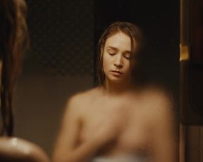 Zofia Wichlacz naked - Rojst (2018) (Season1,Episode2)