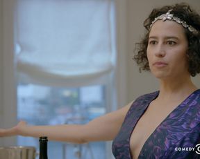Ilana Glazer, Abbi Jacobson - Broad City s04e08 (2017) celebs topless scenes