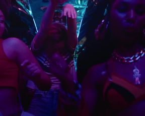 Evelyne Brochu, Anne-Elisabeth Bosse - La femme de mon frere (2019)