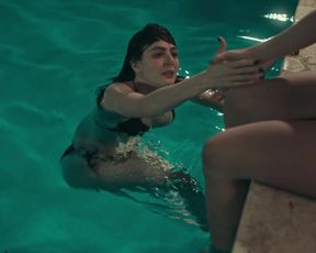 Regina Pavon - Dark Desire s01e02 (2020) Nude movie scene