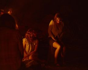 Hannah Murray, Dayle McLeod, Kayli Carter, Marianne Rendon, Julia Schlaepfer - Charlie Says (2018)