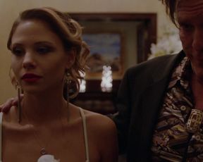 Shayla Beesley, Paz de la Huerta - Death In The Desert (2015) celeb hot scene