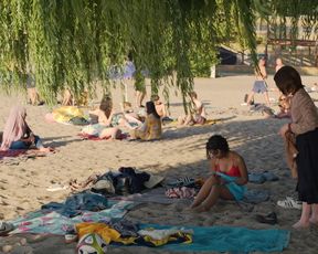 Safinaz Sattar, Tamar Amit-Joseph - Unorthodox s01e01 (2020) sexy topless scenes