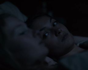 Stephanie Amarell, Emma Drogunova - Die Familie (2017) Naked movie scenes