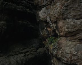 Stephanie Amarell, Emma Drogunova - Die Familie (2017) Naked movie scenes