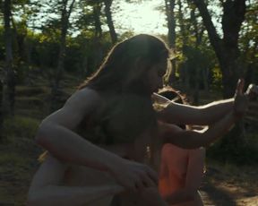 Lola Klamroth, Marianna Fontana, Jenna Thiam nude - Capri-Revolution (2018)