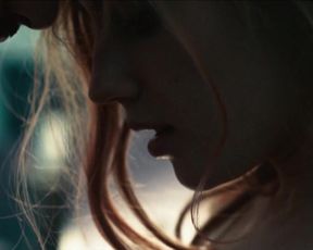 Elisa Schlott - Fremde Tochter (2017) sexy nude scene