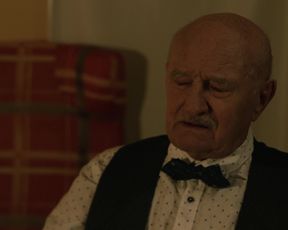 Martina Kratka nude - Jak basnici cekaji na zazrak (2016)