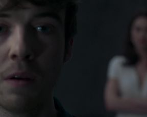 Olga Kurylenko - Les traducteurs (2019) celebrity hot scene