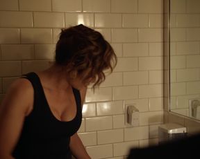 Jennifer_Lopez_-_Shades_of_Blue_s01e03-04 (2016)