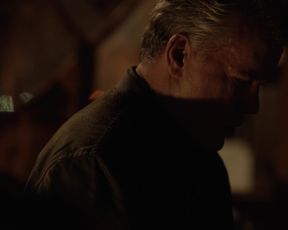 Jennifer_Lopez_-_Shades_of_Blue_s01e03-04 (2016)