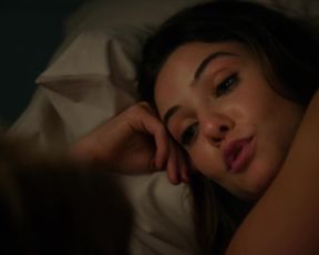 Danielle Campbell , Dania Ramirez - Tell Me a Story s01e01 (2018) Hot 1080p_1