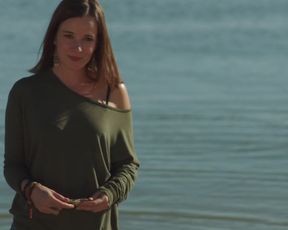 Claire van der Boom, Paula Malcomson - Battlecreek (2017) Nude sexy video