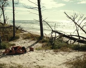 Julia Koschitz - Schweigeminute (2016) Naked movie scenes