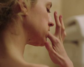 Evelyne Brochu - Le passe devant nous (2016) celebs hot movie scene
