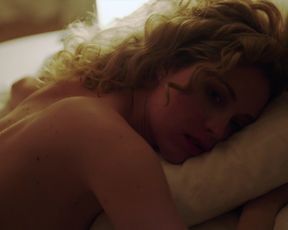 Evelyne Brochu - Le passe devant nous (2016) celebs hot movie scene
