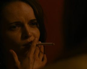 Jennifer Ehle, Reyna de Courcy, Heather Graham, sexy actress - Wetlands (2017) Censored naked video