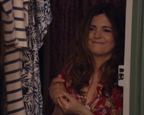 Sarah Suco, Agnes Jaoui - Aurore (2017) Сut naked video