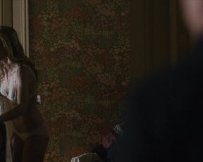 Laura Smet, Billie Blain - La sainte famille (2019) Naked TV movie scene