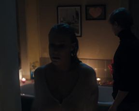 Aneta Krejcikova naked - Rapl (2019) (Season2, Episode4,8)