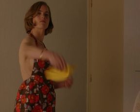 Hannah Hoekstra - De Helleveeg (2016) Сut naked video