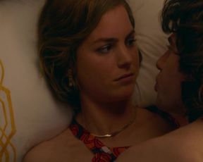 Hannah Hoekstra - De Helleveeg (2016) Сut naked video