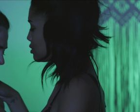 Isabella Farrell, Leyna Bloom, Danni Wang, Kate McGonigle nudity scenes - Fluidity (2019)
