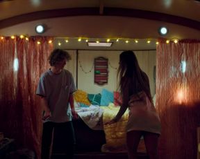 Olivia Lonsdale, & other actresses - Sirene (2018) Naked sexy video