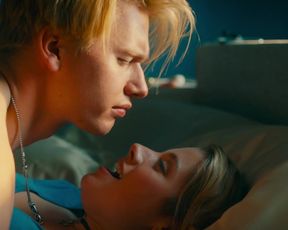Luissa Cara Hansen, Rieke Seja - Sex verandert Alles (2019) sexy hot movie scene